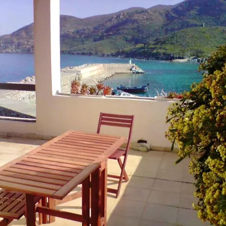Casa de Férias Maison De 4 Chambres A Avec Magnifique Vue Sur La Mer Terrasse Amenagee Et Wifi A 10 M De La Plage *