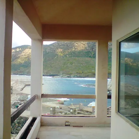 Maison De 4 Chambres A Avec Magnifique Vue Sur La Mer Terrasse Amenagee Et Wifi A 10 M De La Plage Casa de Férias *