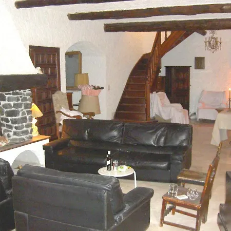 Maison De 4 Chambres A Avec Magnifique Vue Sur La Mer Terrasse Amenagee Et Wifi A 10 M De La Plage *